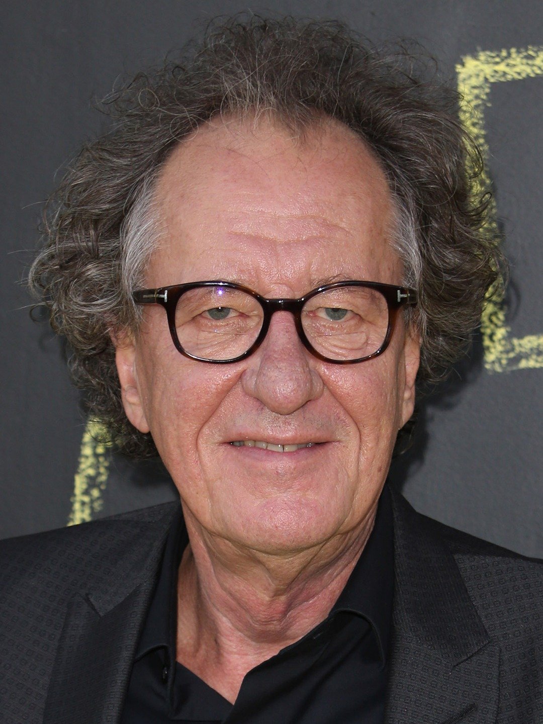 How tall is Geoffrey Rush?